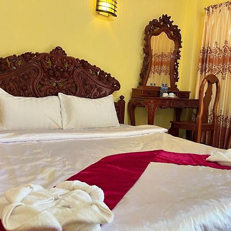 Lotus Blanc Homestay Battambang Exterior photo